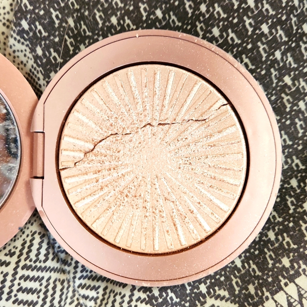 Estee Lauder Bronze Goddess Illuminating Powder Gelee - 01 Heat Wave